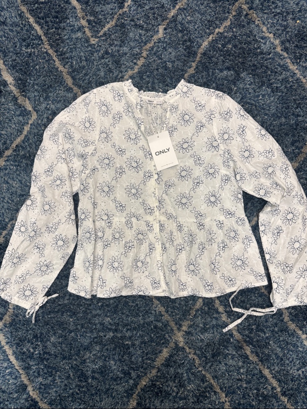 ONLY White Floral Peplum Blouse with Blue sunflower Print size large
